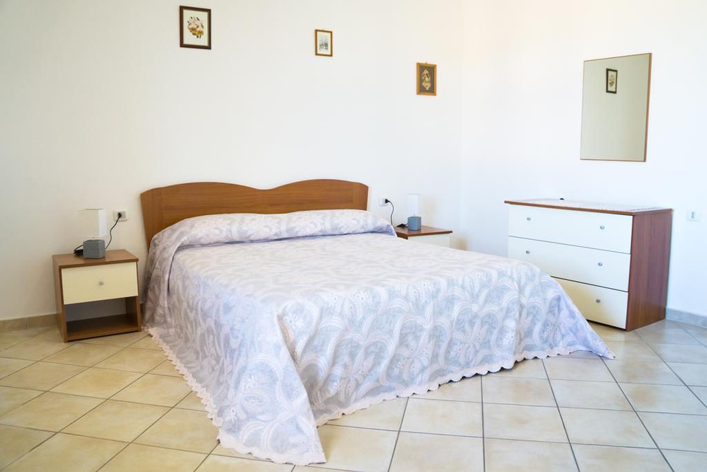 Casa Vacanza Da Luisa San Giovanni Suèrgiu Buitenkant foto
